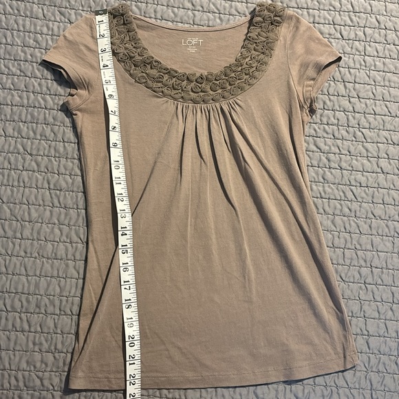 LOFT Petite Floral Neck Cap Sleeve T-shirt, XXSP, EUC - Picture 6 of 7
